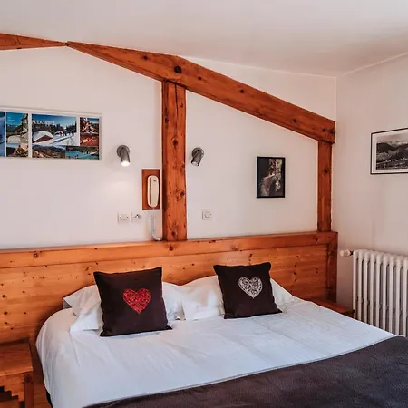 Joy De Lans Hotel 3*